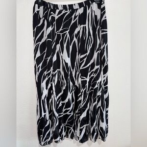 TanJay Black and White Abstract Skirt